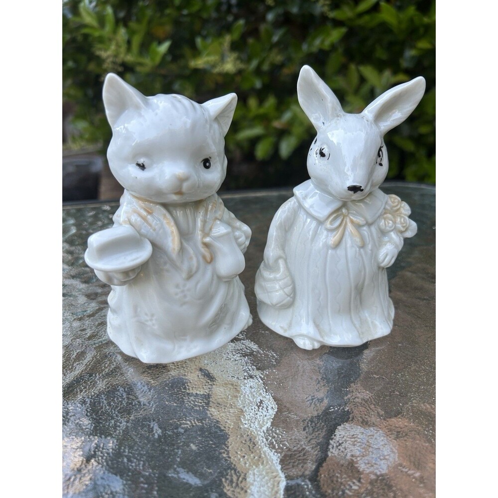 Large Ron Gordon Designs  Bunny Rabbit  Salt & Pepper Shaker Made in Japan